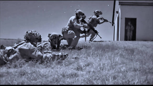 美军第82空降师夜训曝光，或针对古巴墨西哥