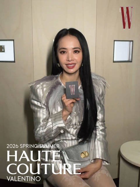 蔡依林巴黎观Valentino高定秀，期待3月内地巡演