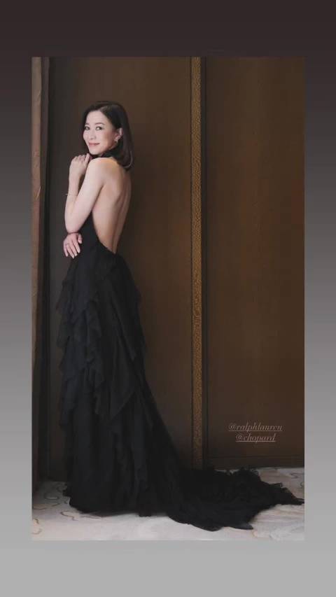 大美女 beautiful girl@佘诗曼吧 @佘诗曼工作室 @佘詩曼Charmaine 佘诗曼美背