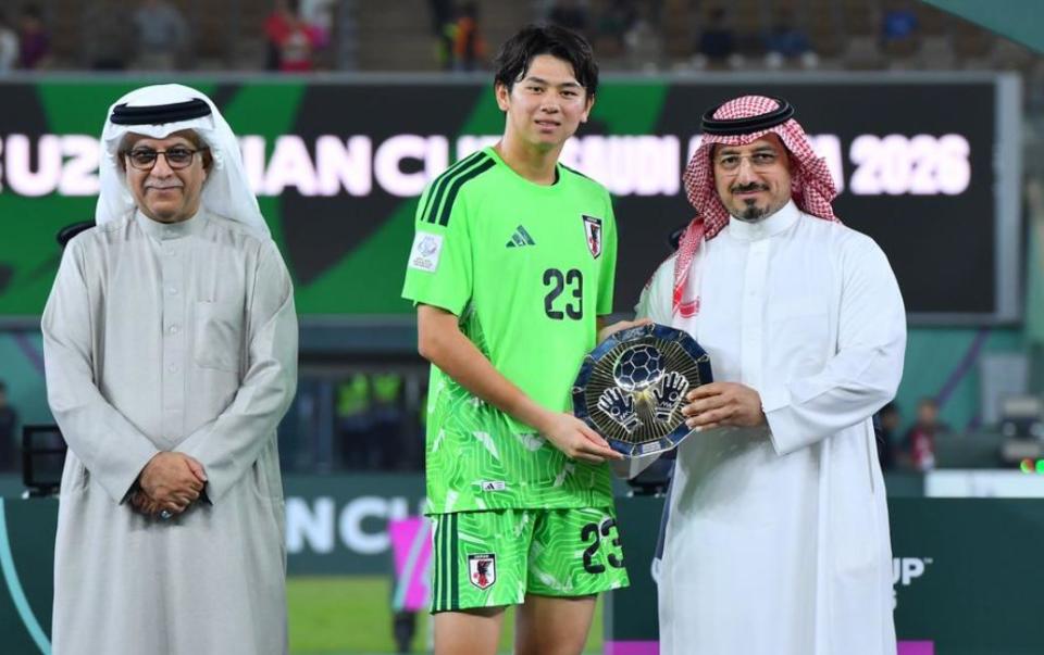 李昊落选U23最佳门将，日媒称他是参加80分的考试，王钰栋引争议