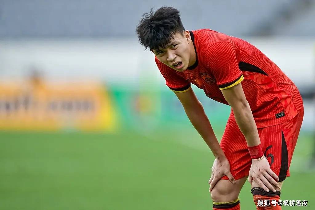 从U23亚洲杯到中超:王钰栋的“冰火两重天”,是中国足球的缩影!