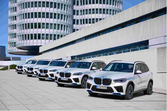 宝马高管：不担心氢燃料电池汽车安全性，与电动汽车是互补而非竞争 - IT之家