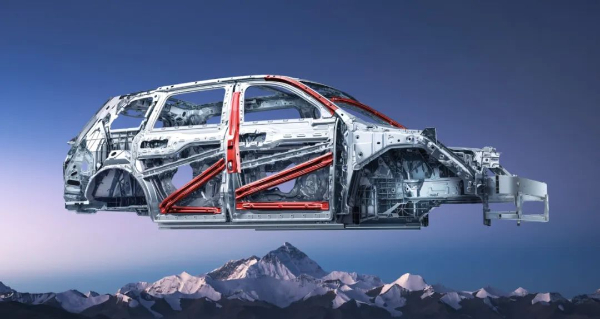 AITO问界M9获“新能源乘用车重型卡车前后夹击防护性能A级”认证