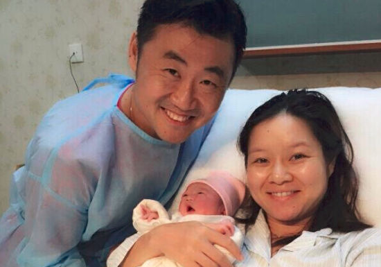 李娜生了!晒小公主脚丫照:我们很高兴也很爱她(图)-体育频道-东北网手机版