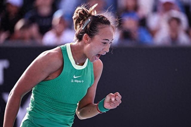 澳网 | 郑钦文展现种子实力首进32强