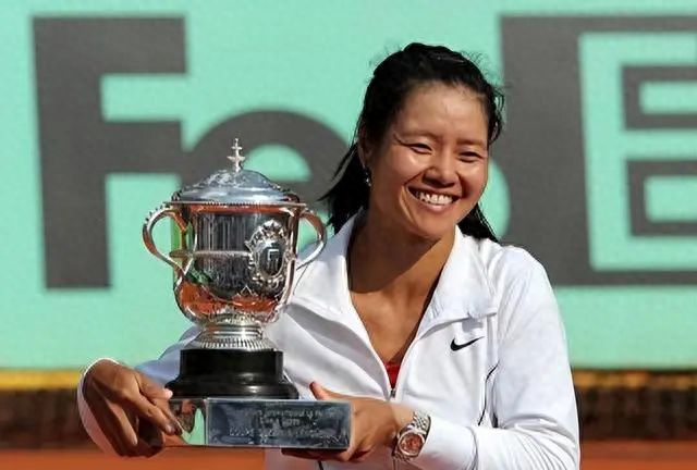 事实证明，曾经的“网球一姐”李娜，现已走上了另一条道路