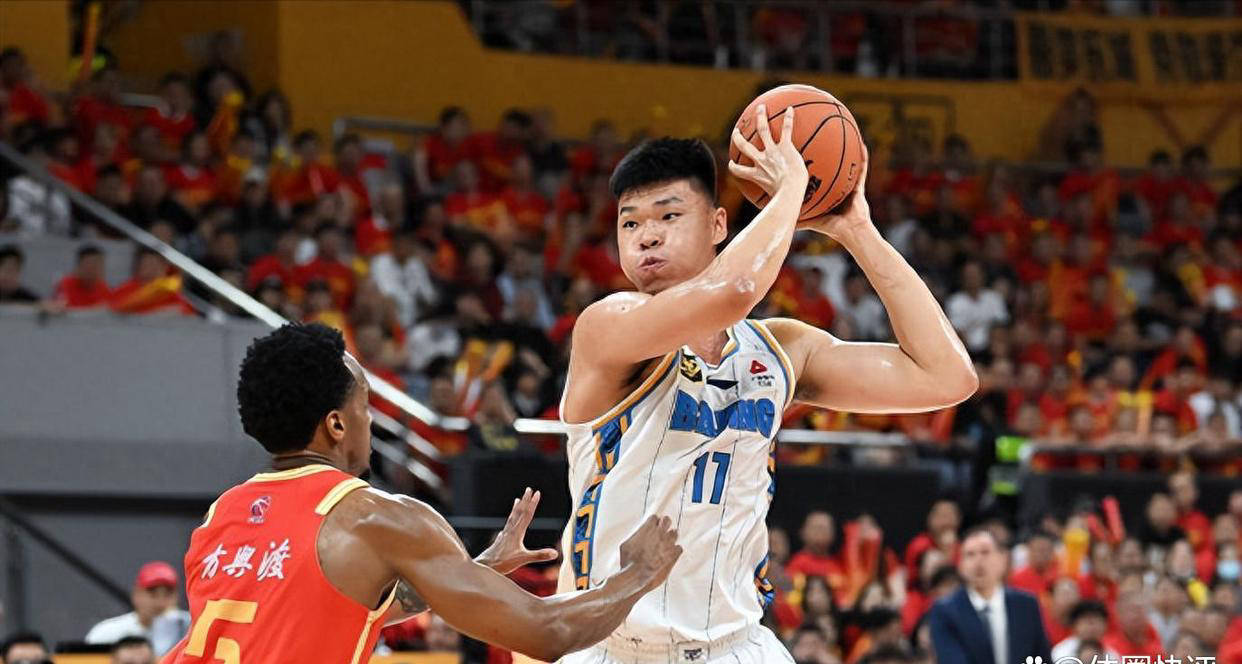 CBA最贵的替补中锋!年薪600万,场均4分2篮板表现平平