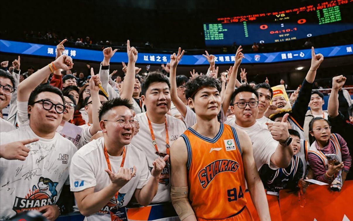 第6个万分先生!王哲林身后仅1人追赶,郭艾伦加两老将没机会