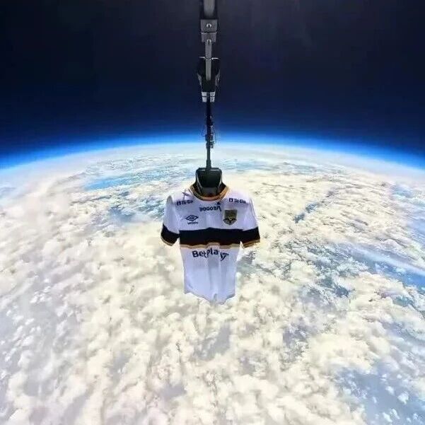 关注 | 一场失败的球衣飞天秀，“死侍”的足球营销失灵