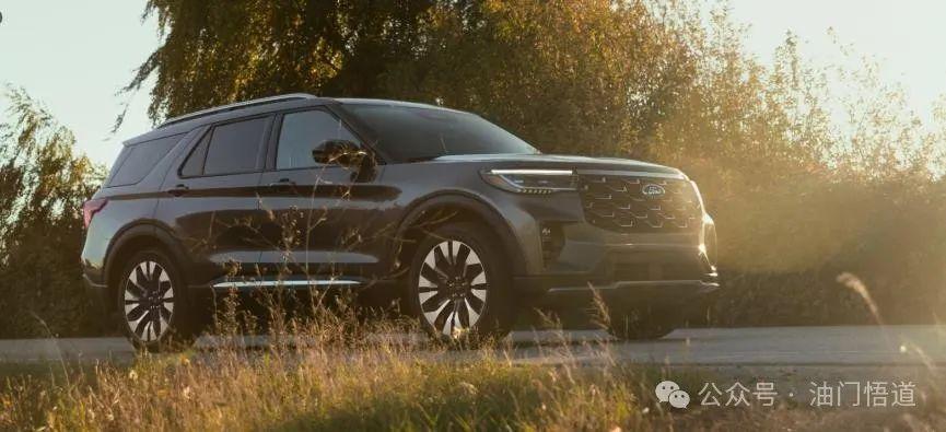 2025款福特探险者前瞻体验:美式大块头这次玩明白了!