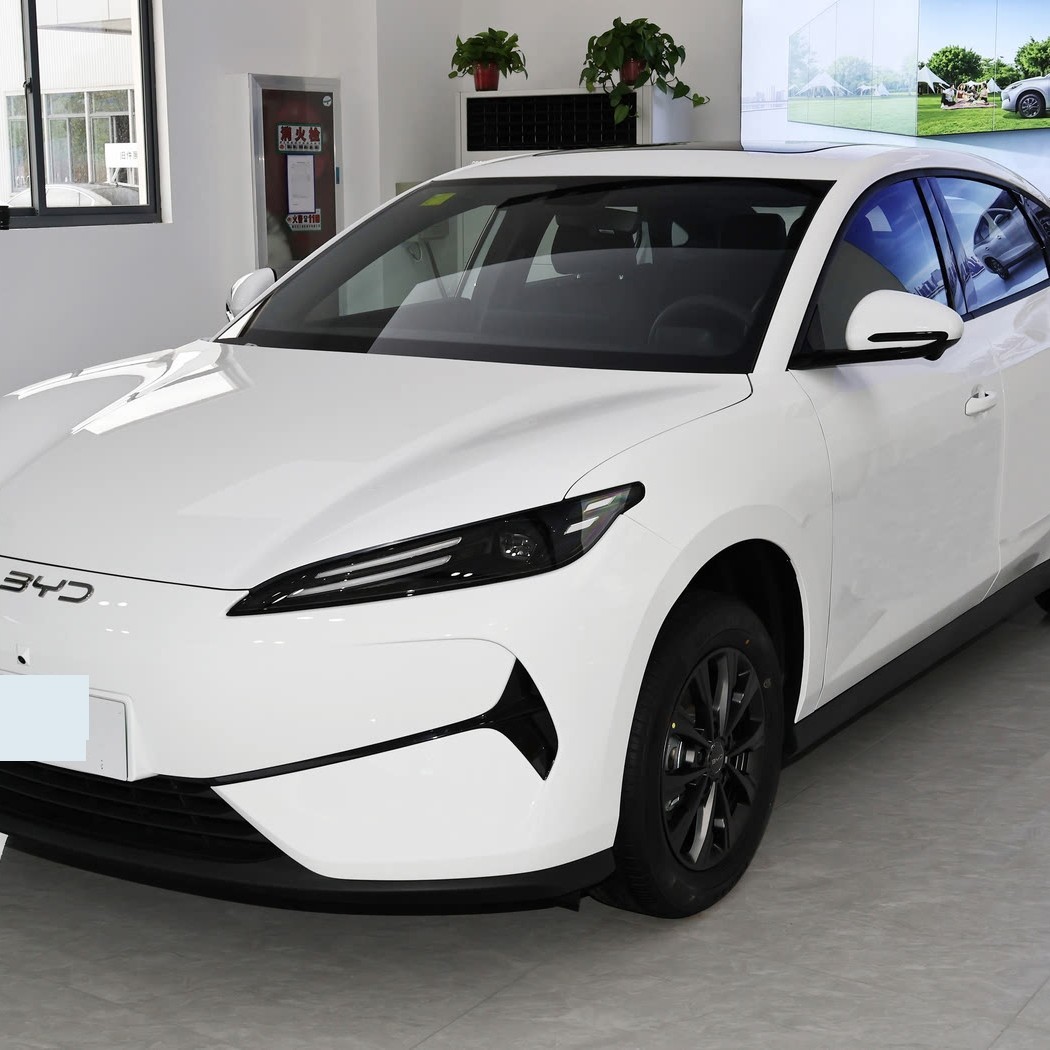 20万内四款中型轿车横评：燃油纯电各有所长，谁更懂家用真实需求？