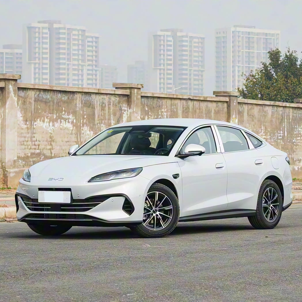 20万元内四款中型轿车实测对比：插混纯电燃油全都有