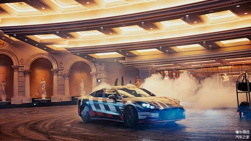 奔驰AMG电动超跑2026上市!布拉德皮特成全球代言人