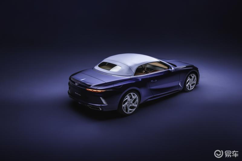 第四台宾利Batur敞篷版 甄选之艺诠释四项定制新可能