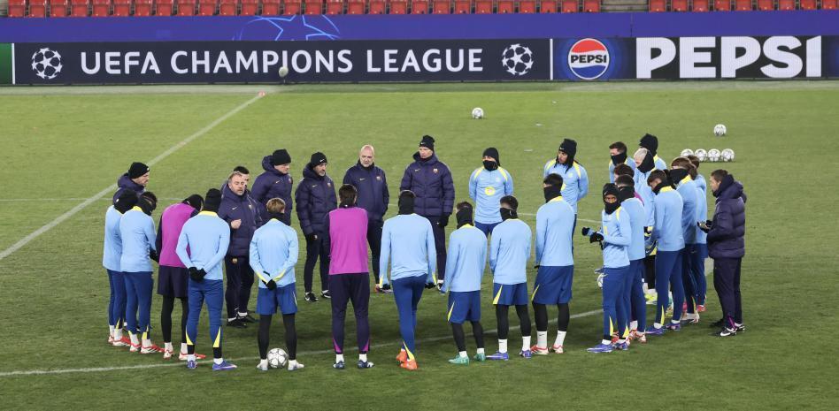 西媒:巴萨欧冠客战将轮换锋线,拉菲尼亚莱万将进入首发