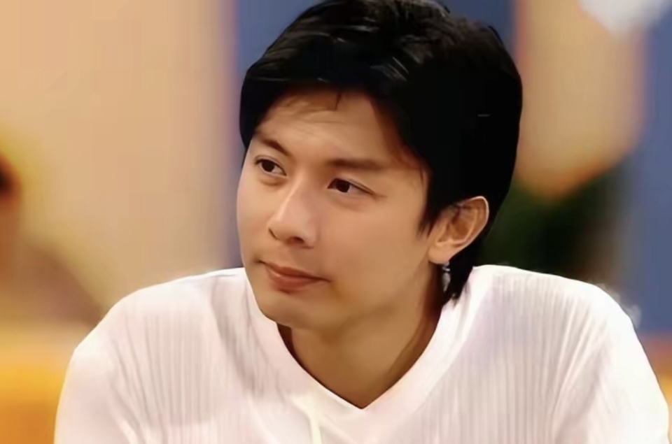 TVB离巢男星淡出圈音讯全无！弃百亿身家潜心礼佛，曾恋上蔡少芬