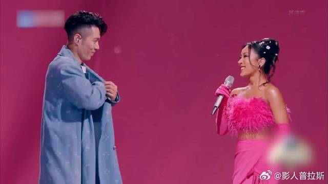 吉克隽逸害羞了！周柏豪唱完大胆示爱，比心这段超甜！