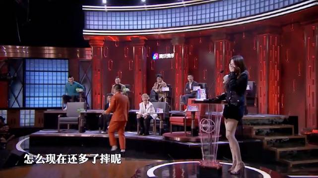 杨超越不愧是全村的希望！不仅有天使面孔魔鬼身材，吐槽更是一绝