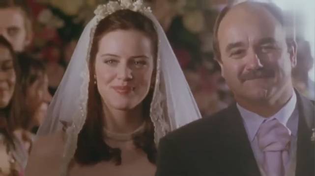 憨豆参加婚礼送钟这段，据说整个导演组都笑岔气了！太逗了