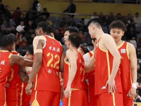 胜山东发布会！王博解析慢热，寄语攻守打团队篮球，不会换大外！