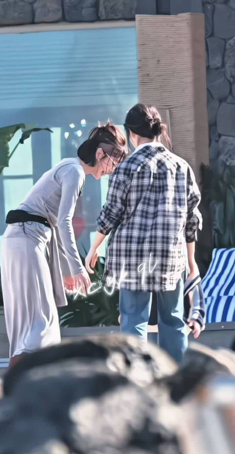 小宝宝这么这么可爱 其实我们秦三岁也是宝宝