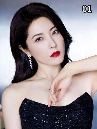 父亲在外结识了新欢，女儿获知实情后举动尽显气场