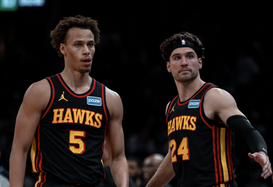 老鹰首发：丹尼尔斯、沃克、基斯珀特、克雷伊奇、科洛科