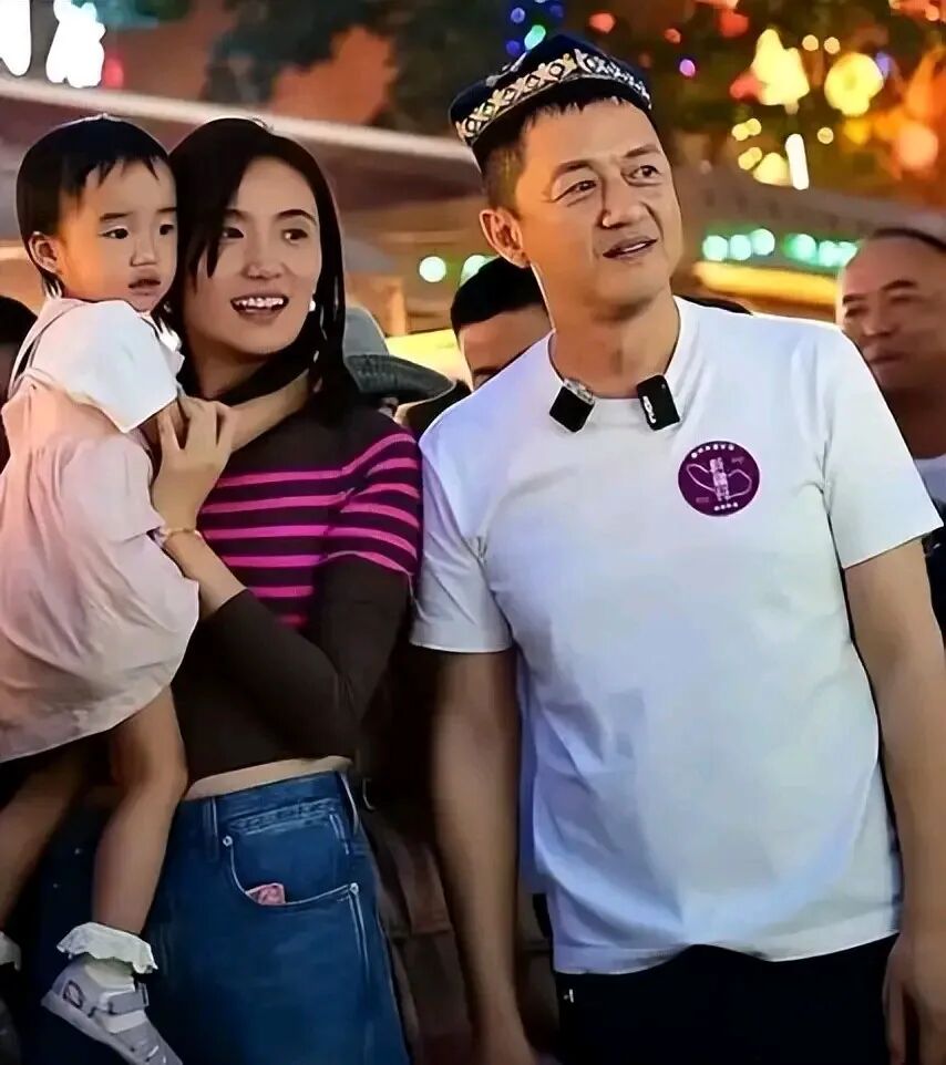 周迅当年说,李亚鹏满足她对男人所有的期望,海哈金喜给证明了这一点