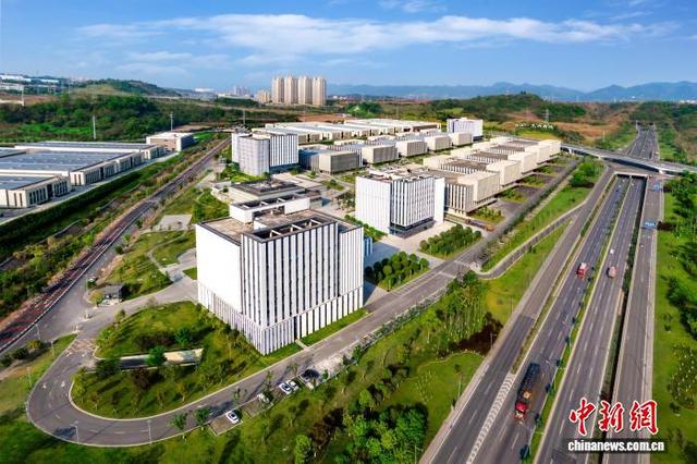 图为龙盛汽车软件产业园。谢平 摄