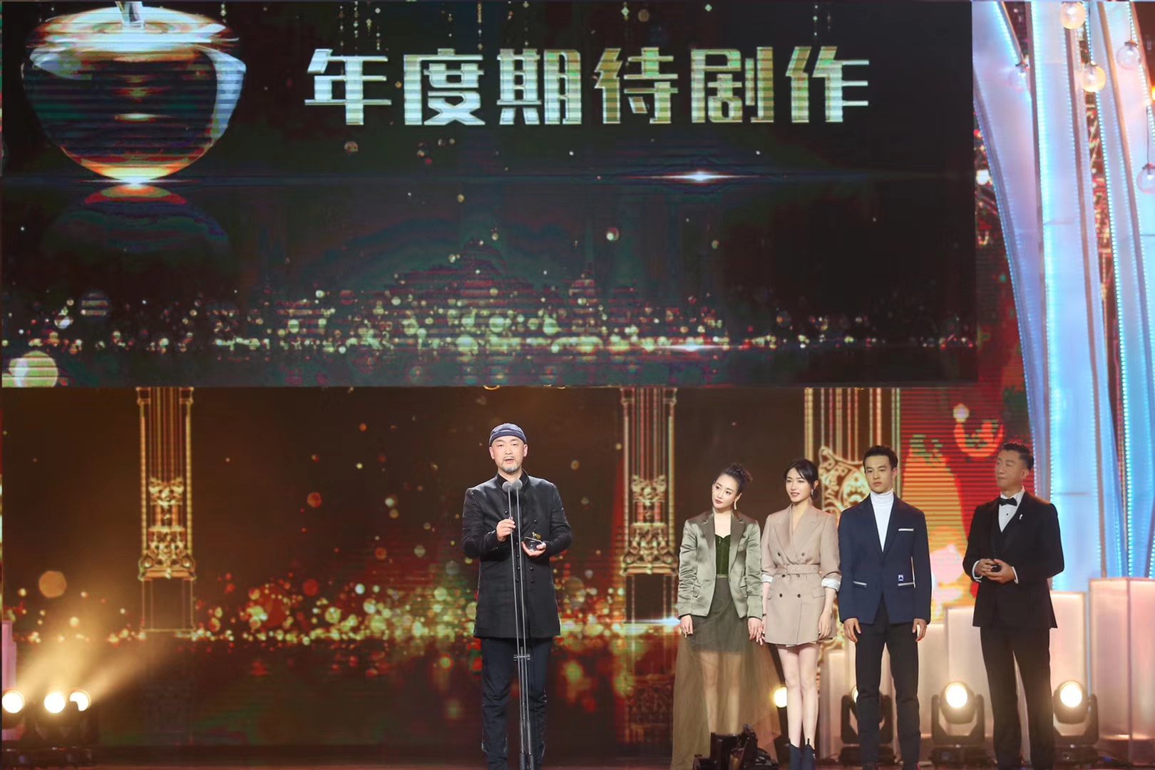 孙红雷《新世界》获赞 周冬雨宋丹丹正式“入局”