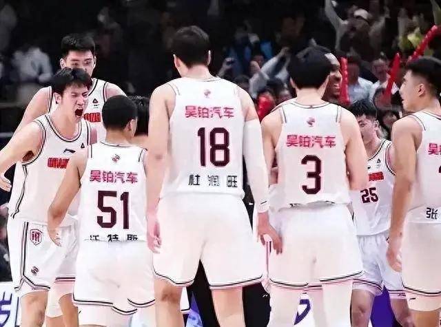 CBA刺激一夜:广东送北汽六连败!青岛天津进加时!附1月20日CBA赛程表_比赛_命中_沃特斯