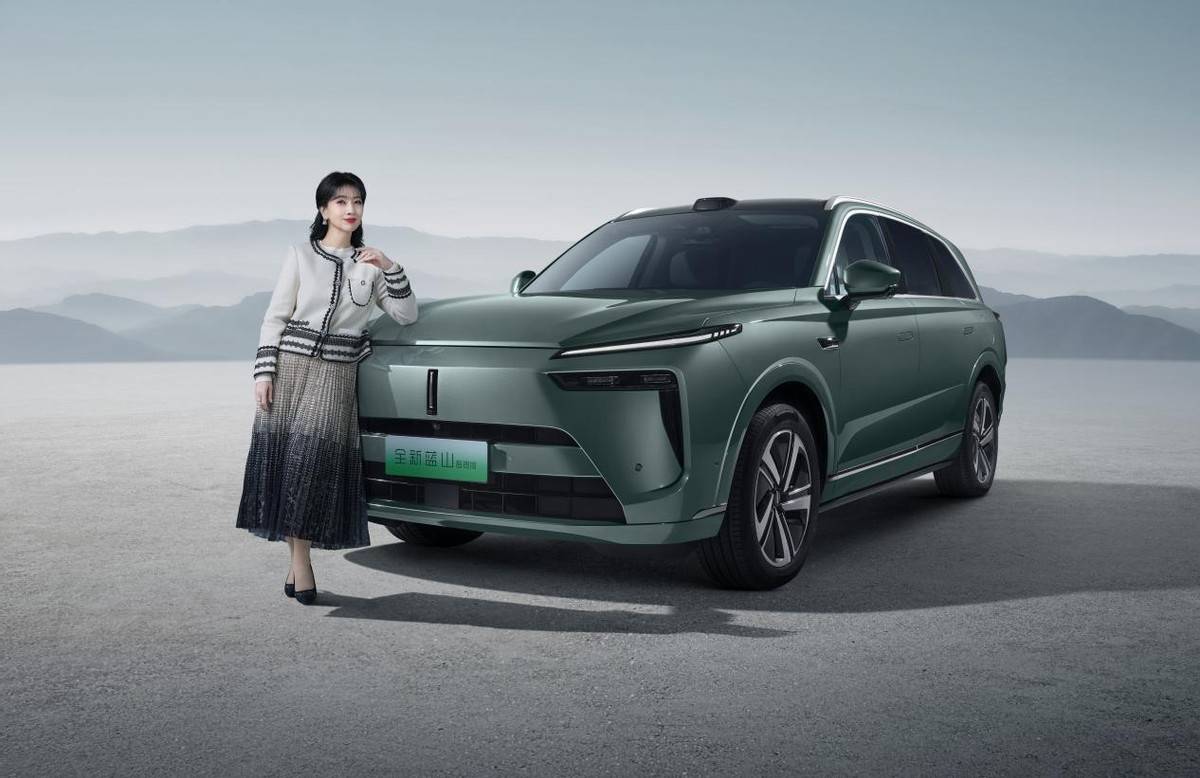 捕捉美好瞬间，白娘子赵雅芝与“智能小青”魏牌全新蓝山成为最佳CP