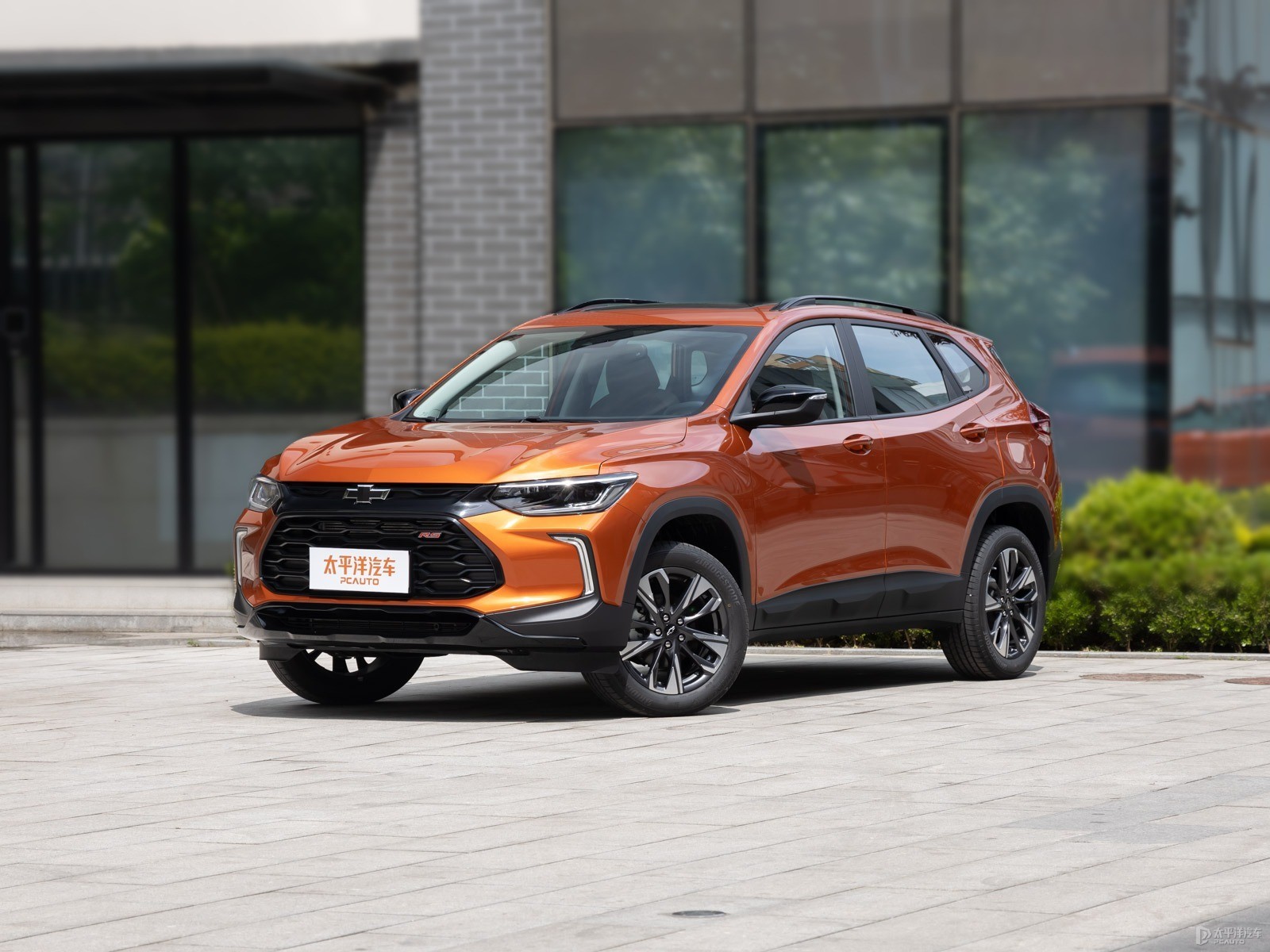 雪佛兰汽车的引擎盖该如何正确打开