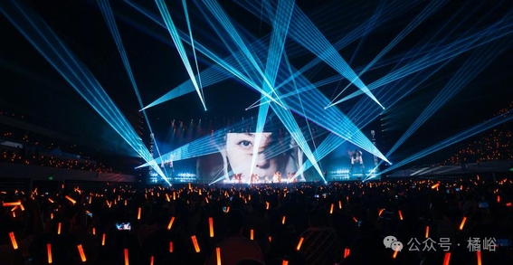 李嘉格录音棚里幸福感爆棚,新专辑筹备中,巡演即将开启