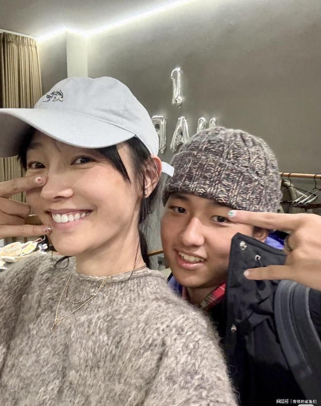 白百何晒大儿子，睡前玩魔术像姐弟，透露元宝从小没喊过妈 ...