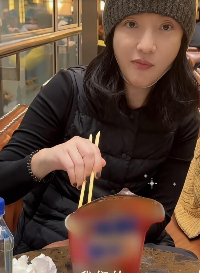 周迅自曝三天没吃淀粉自律与真实的美丽