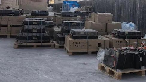 电池回收黑灰暴利产业曝光!拆一辆赚1万,75%废旧电池流向了小作坊