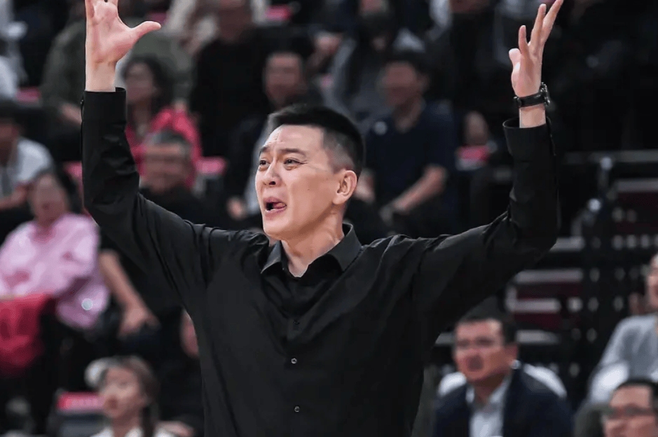 杨鸣：大家团结一致球队战绩自然会好&反之就是这方面出问题