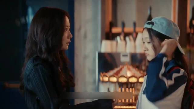 女子发现丈夫觊觎干女儿，情敌接近实为报复