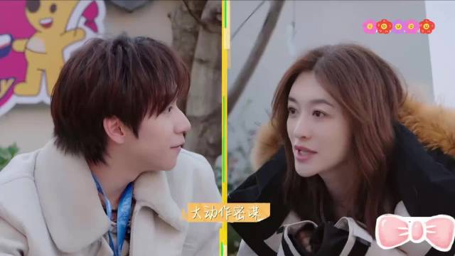 刘晓庆误认粉丝为贺峻霖应援，跨代际对话引热议