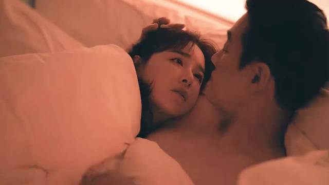 阚清子佟大为新剧演绎职场辛酸,加班做PPT引共鸣