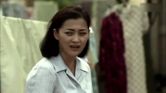 父母爱情：亚菲打人，亲妈一点不拉偏架，赶忙带小孩去卫生所包扎！