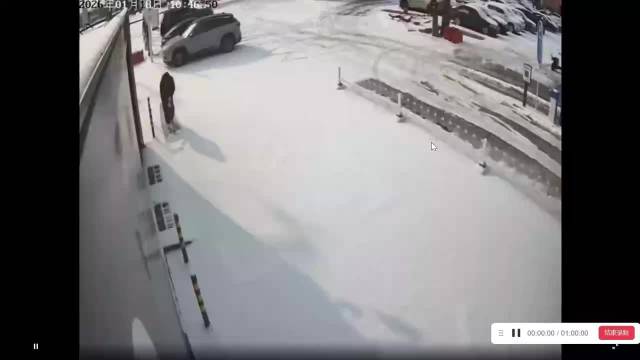 北京暴雪蔚来乐道团队逐站除雪当天恢复运营