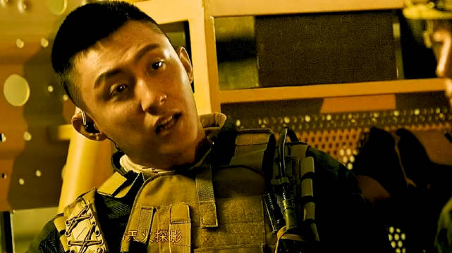 《红海行动》张译黄景瑜演绎狙击手对决