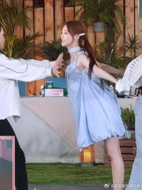 祝绪丹的腿，简直梦中情腿，又直又长太漂亮！