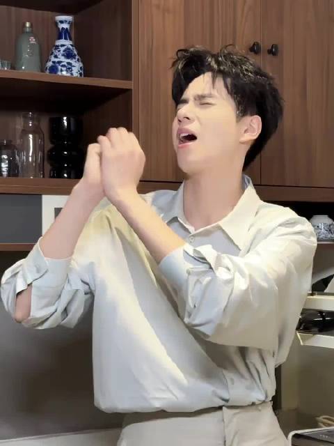 胡一天这生动的小表情简直也太可爱了吧，真的是太会圈粉了