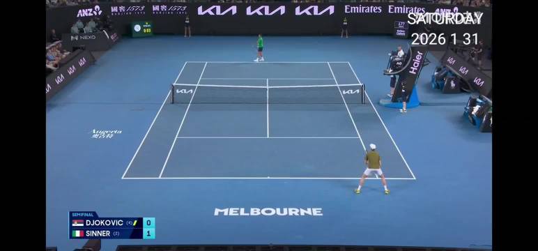 德约科维奇展现全能技术，底线发球小球线路俱佳