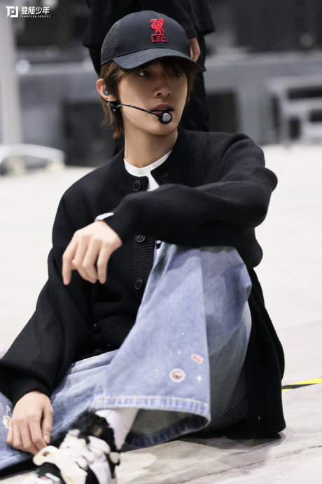 TF家族演唱会彩排曝光，王橹杰张桂源张函瑞舞台引关注