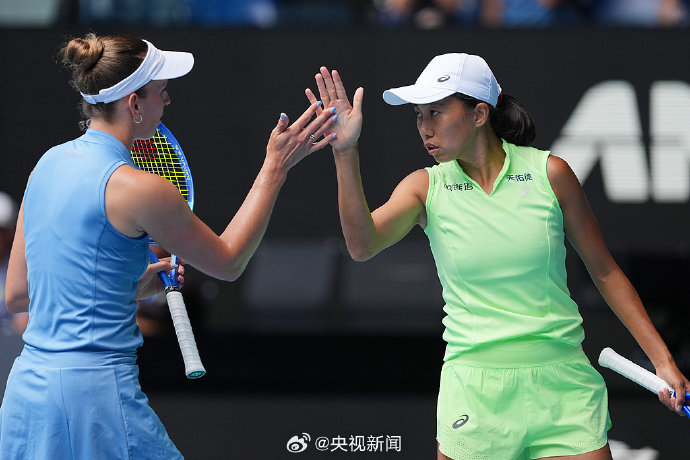 张帅和搭档梅尔滕斯是如何在澳网女双决赛中逆转获胜的？