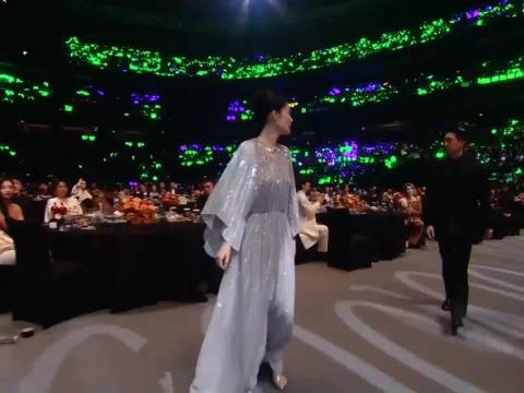 李沁一年三部大剧连轴转，专挑顶流搭戏